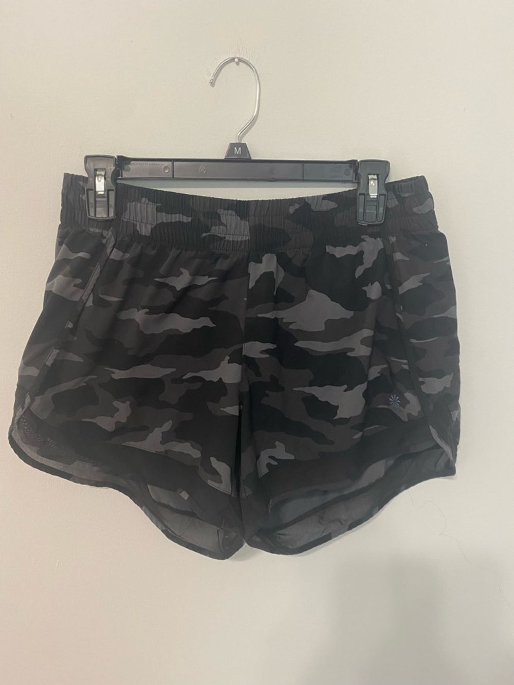 Athleta Camo Printed Mesh Racer Run Short 4” SZ M EUC